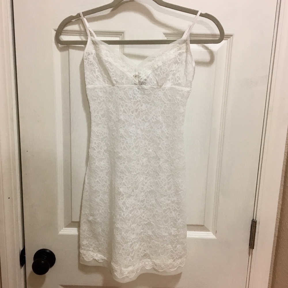 XS Victoria’s Secret Lace Chemise in White